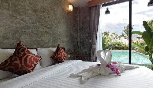 Standard Room, 1 King Bed, Poolside