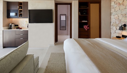 Retreat Suite with Private Heated Plunge Pool and Sea View