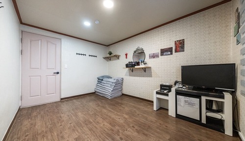 Room (3-person Ondol)