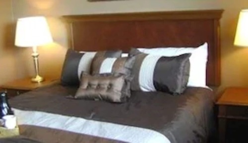 Standard Room, 1 Queen Bed