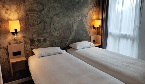 Standard Twin Room