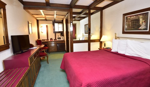 Standard Room, 1 Queen Bed