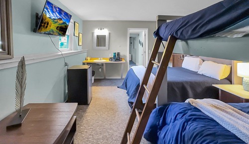 Suite 102