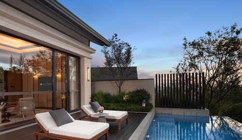 VILLA EXCLUSIVE SUITE,  1 King Size Bed, Private Swimming Pool, Private Balcony, Mountain View