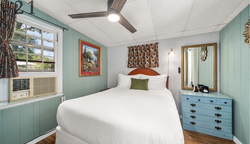 Comfort Room, 1 Queen Bed