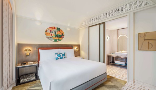 Deluxe Room, 1 King Bed