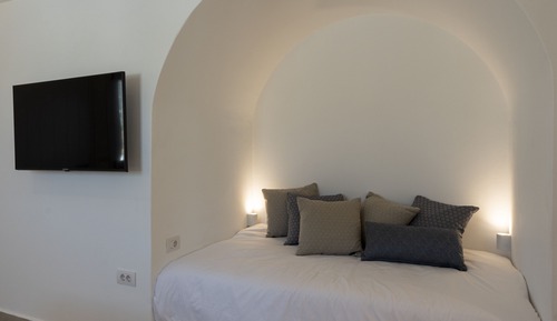 Luxury Triple Room, Balcony, Partial Ocean View