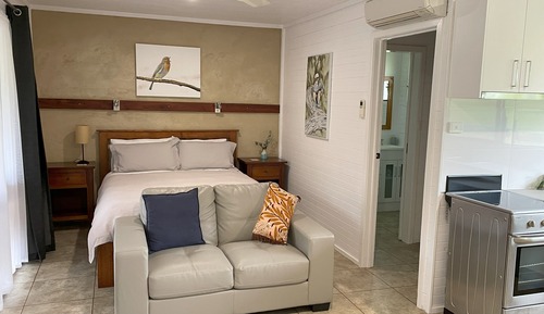 Deluxe Studio Suite, Multiple Beds, Kitchen, Garden View