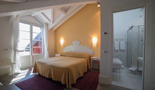King Room Lake View