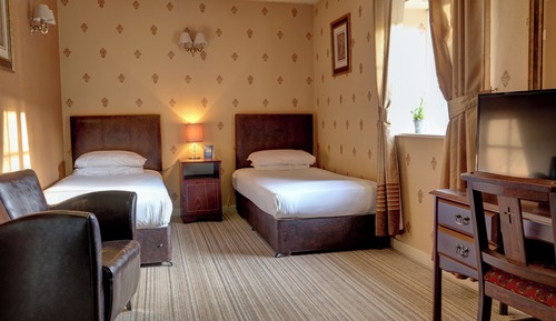 Family Room, Multiple Beds