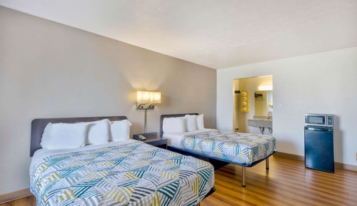 Standard Suite, 2 Double Beds, Non Smoking, Kitchenette