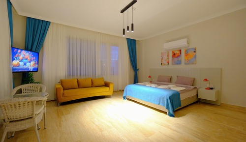 Deluxe Room, 1 Bedroom, Balcony, Pool View