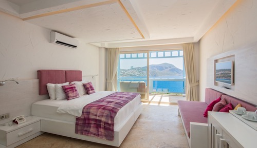 Superior Double or Twin Room, 1 King Bed, Balcony, Sea View