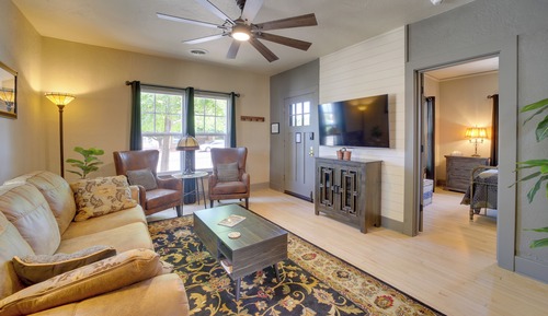 House (2 Bedrooms)