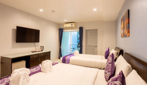 Family Studio Suite, Multiple Beds, Non Smoking, Garden View