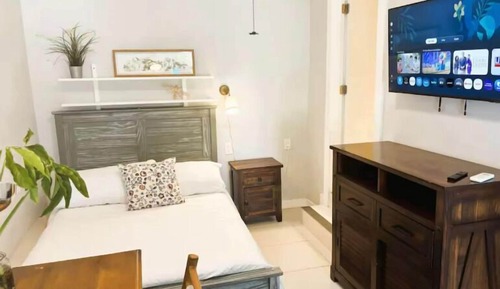 Classic Studio, 1 Queen Bed, Refrigerator & Microwave