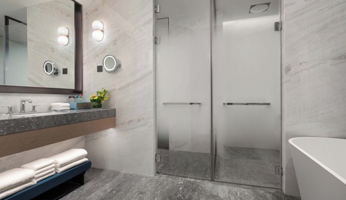 Premium Room, 1 King Bed, City View