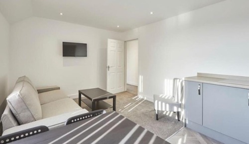 Standard Apartment (6 Loftus)