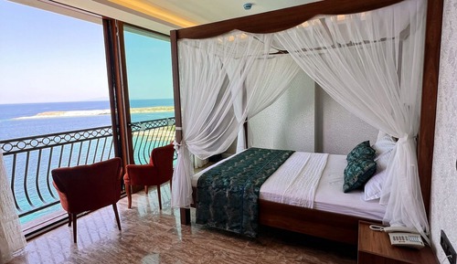 Executive Room, 1 Queen Bed, Sea View