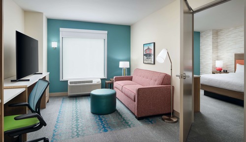 Suite, 1 King Bed, Accessible, Bathtub