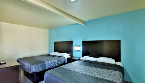 Room, 2 Queen Beds, Smoking