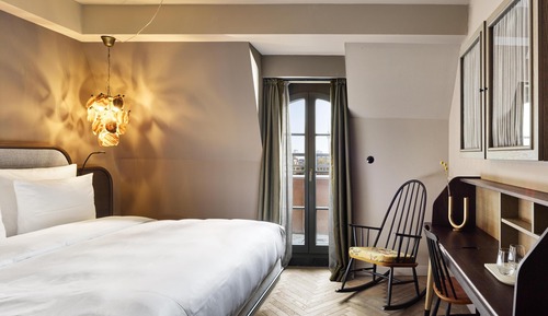 Room, City View (Cosy City)