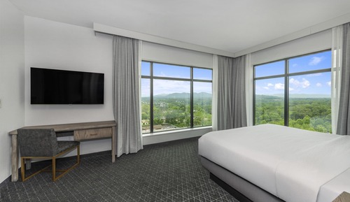 Suite, 1 King Bed 2 Room, Mountain View, Corner