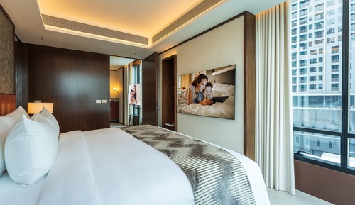 Satin Corner Suite (One-Bedroom)