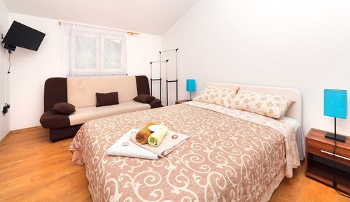 Apartment (Three Bedroom Apartment with Swimming)