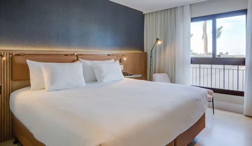 Superior Room, 1 King Bed