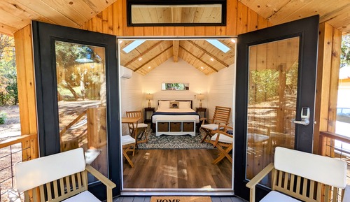 Deluxe Cabin, 1 Queen Bed, Patio, Garden View