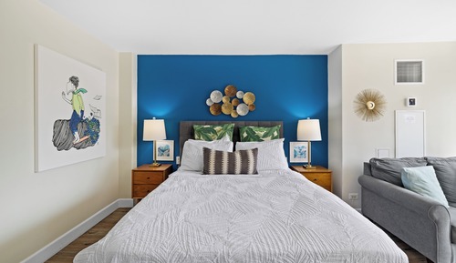 Studio, 1 Queen Bed, Non Smoking, City View 2