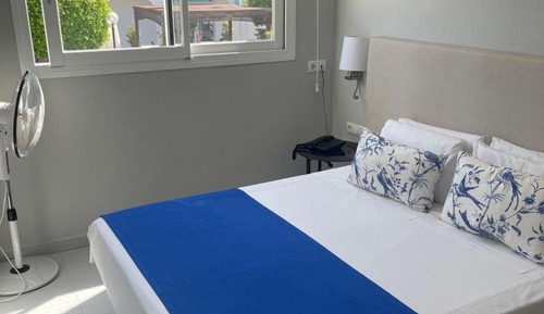 Double Room (1 Adult + 1 child)