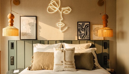 Standard Room, 1 Queen Bed, Balcony (Classic Room with balcony)