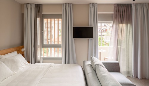 Deluxe Studio Apartment O