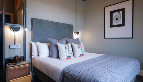 Sleep67 Double Room  (In room continental breakfast)