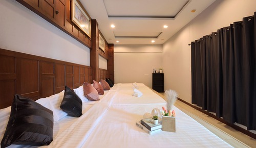 Family Studio (Outside Private Bathroom)