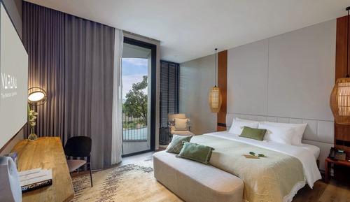 Luxe Pool View King bed with NAAM Wellness (hydrotherapy)