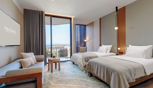 Luxe Ocean View Twin with NAAM Wellness (hydrotherapy)