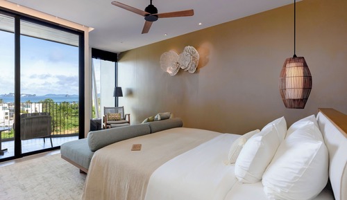 Luxe Plus Ocean View King with NAAM Wellness (hydrotherapy)