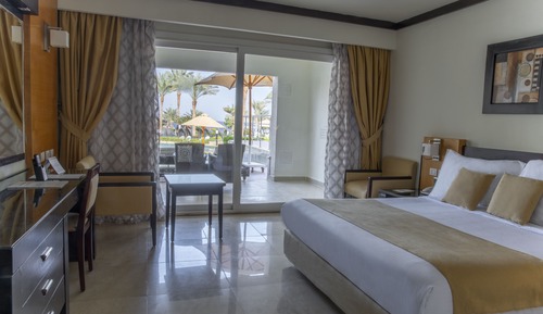 Deluxe Room (Swim Up)