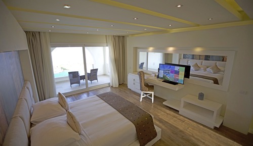 Deluxe Suite (Posh Club)