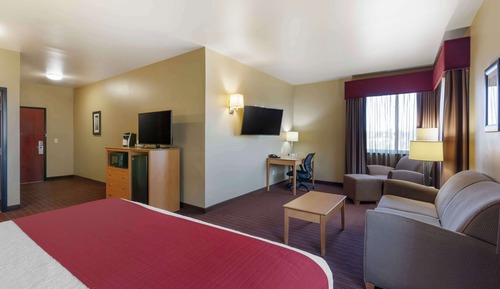 Suite, 1 King Bed, Non Smoking, Refrigerator & Microwave