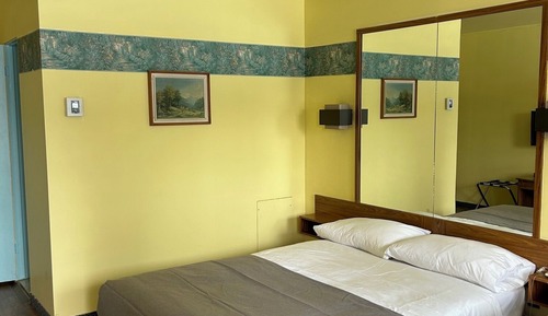 Standard Room, 1 Queen Bed