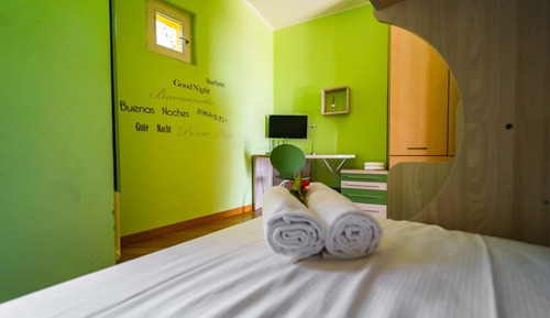 Classic Twin Room, Shared Bathroom, Mountain View (Camera Letti A Castello)