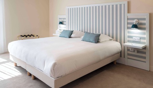 Standard Room, 1 King Bed, Non Smoking