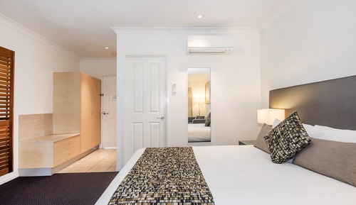 Queen Superior Room