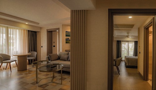 Senior Suite