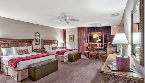 Deluxe Double Queen Room