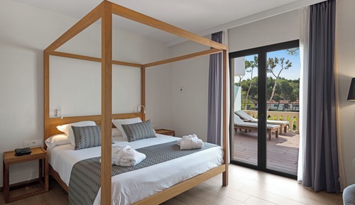 Room, Hot Tub (Gold Level) (+16 Hot Tub)